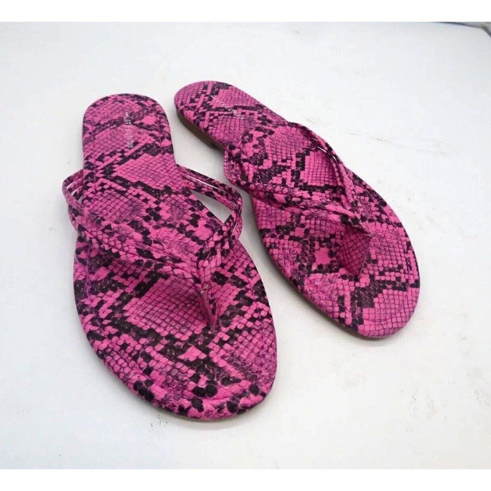 14Th & Union Women’s Fau-leather, Snake Embossed, Flip-flop sandals, Pink 6M